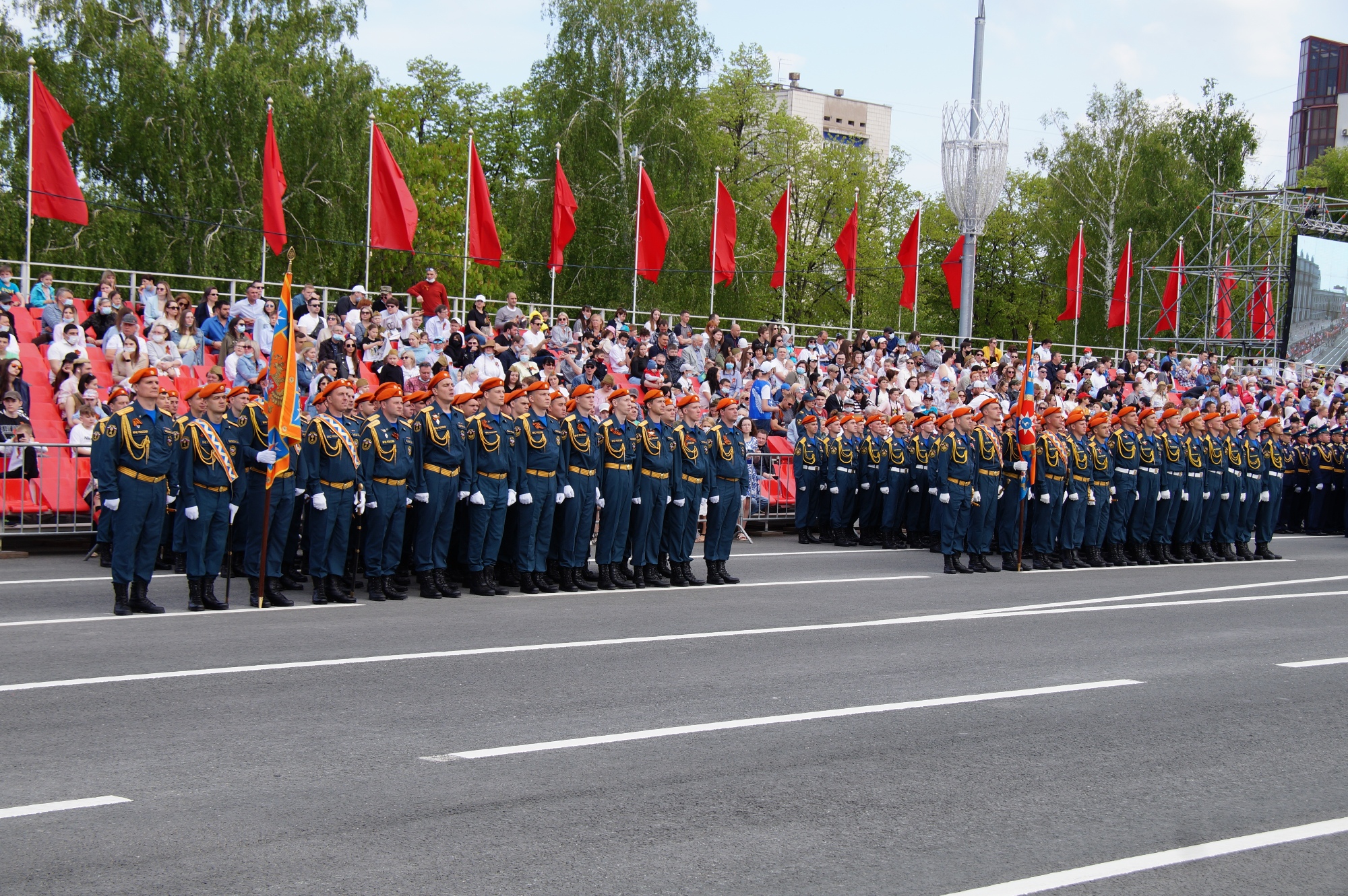 Победа волжский. Парад Победы в Снежинске. МЧС Чувашии парад Победы. Парад Победы 2014 Самара. Участие в параде.