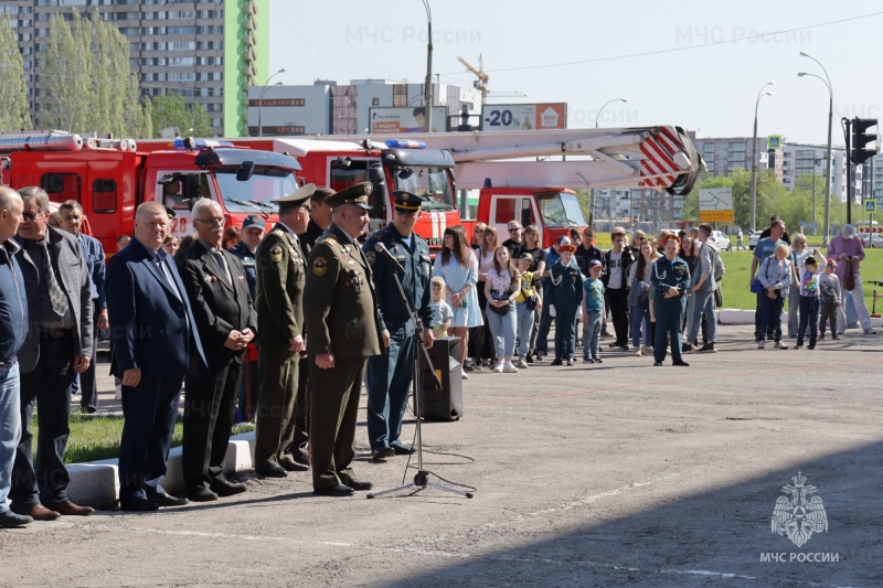 Выставка пожарной техники, принятие присяги, экскурсия в пожарную часть: в Тольятти отметили День пожарной охраны