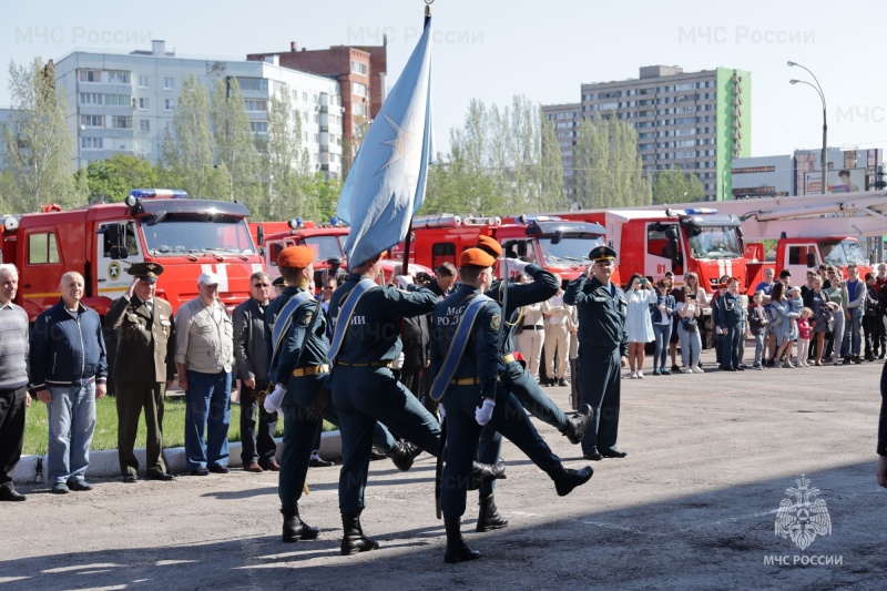 Выставка пожарной техники, принятие присяги, экскурсия в пожарную часть: в Тольятти отметили День пожарной охраны